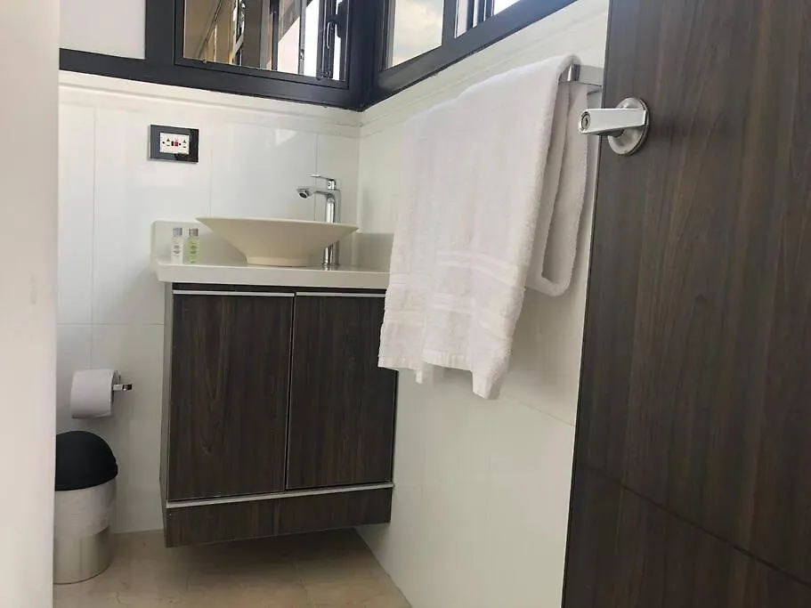 2004 El Poblado Cute And Cozy Apartment Medellin
