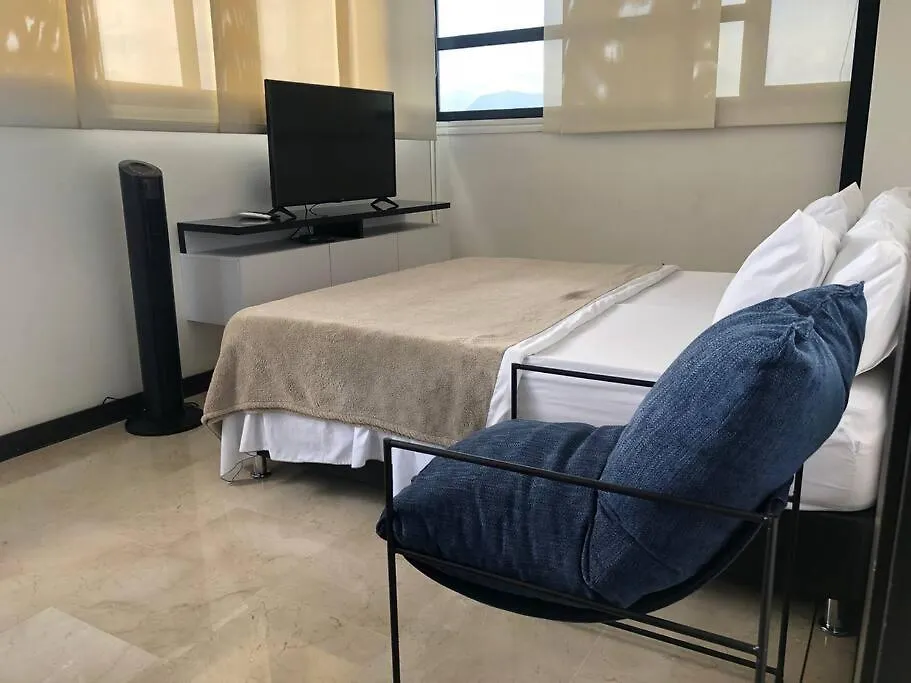2004 El Poblado Cute And Cozy Apartment Medellin